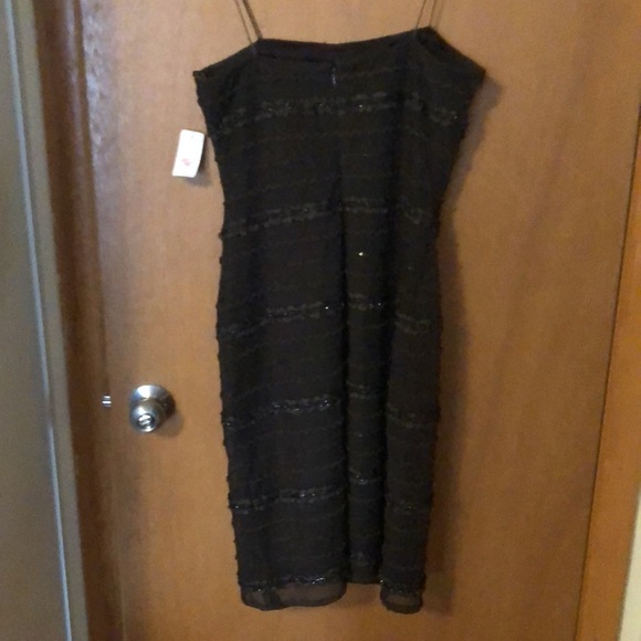 Dress - Picture 3 of 4